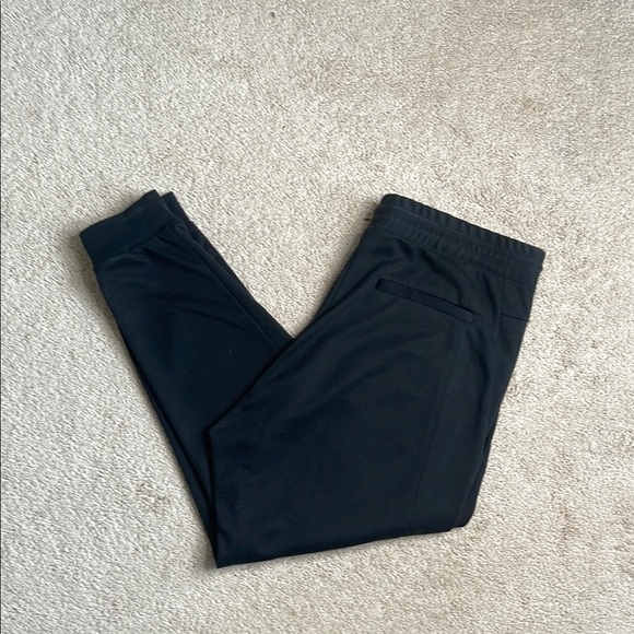 Forever 21 (21 men) Black Sweatpants with Matte Finish - Picture 1 of 4